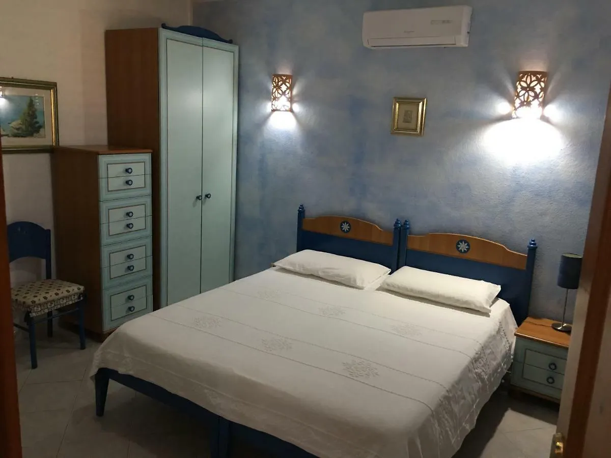 Bed & Breakfast B&B Mongiardino La Maddalena  Italia