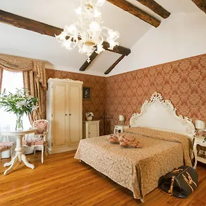 *** Affittacamere Palazzo Guardi Italia